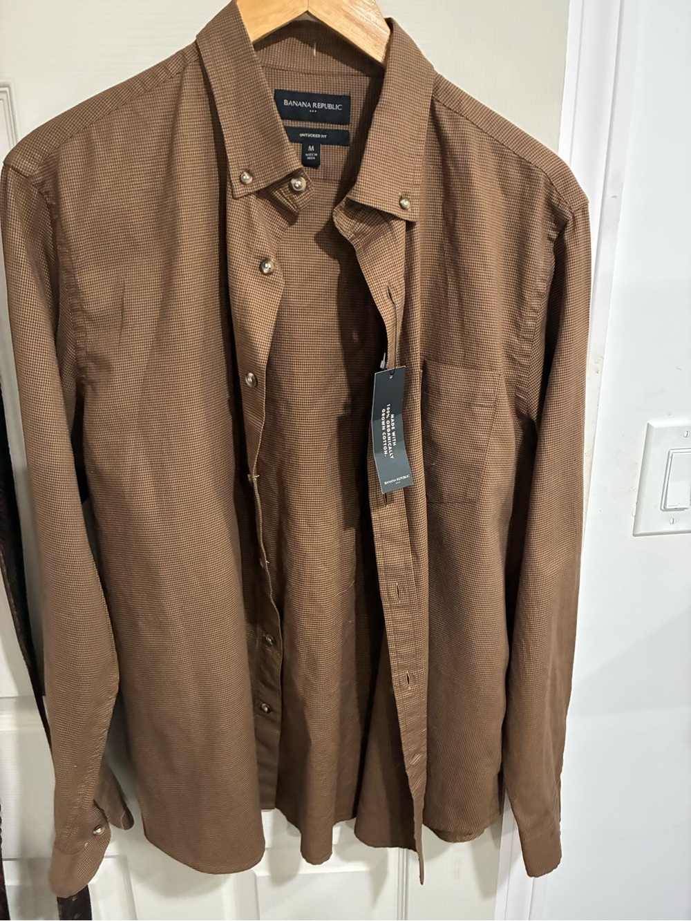 Banana Republic Men's Brown Button-Down Textured Shirt, untucked fit, org cotton